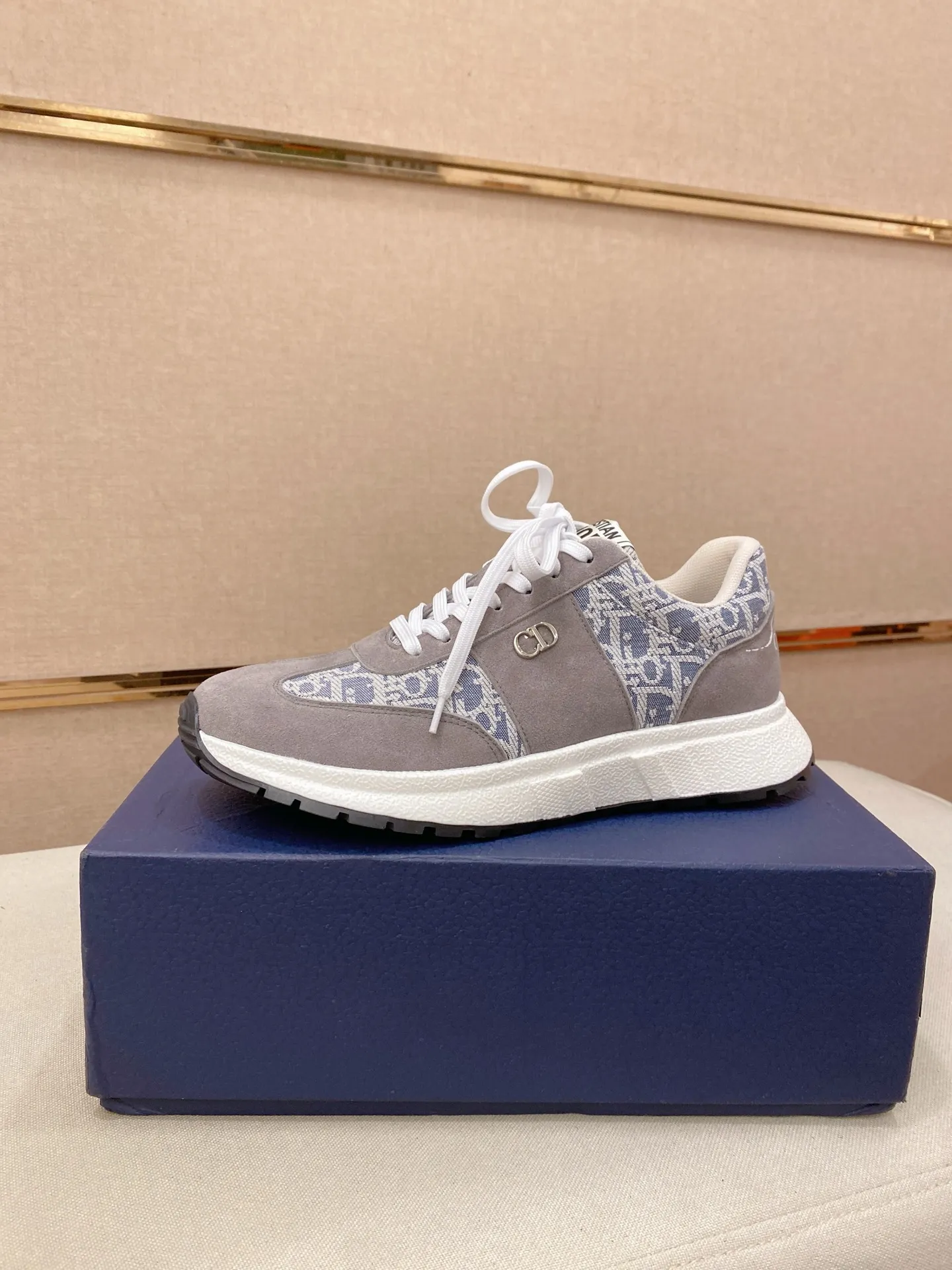 Men's shoes💰 462💰🇮🇹🇮🇹Dior d The new model is on sale at the same time at the counter. The upper 🇮🇹 is imported Italian first-layer cowhide, and the lining is fully imported sheepskin 💪💪. It is a complete 1⃣️ to 1⃣️ replica 🇮🇹💪💪, ⚠ Sole: The original sole is specially provided by the original factory. The exclusive movable molded sole is super comfortable. ⚠Original factory single goods, 🔍🔍high quality, you can enter and leave the counter at will, welcome to compare⚠. Code number: 38-44. Can be customized 45-46